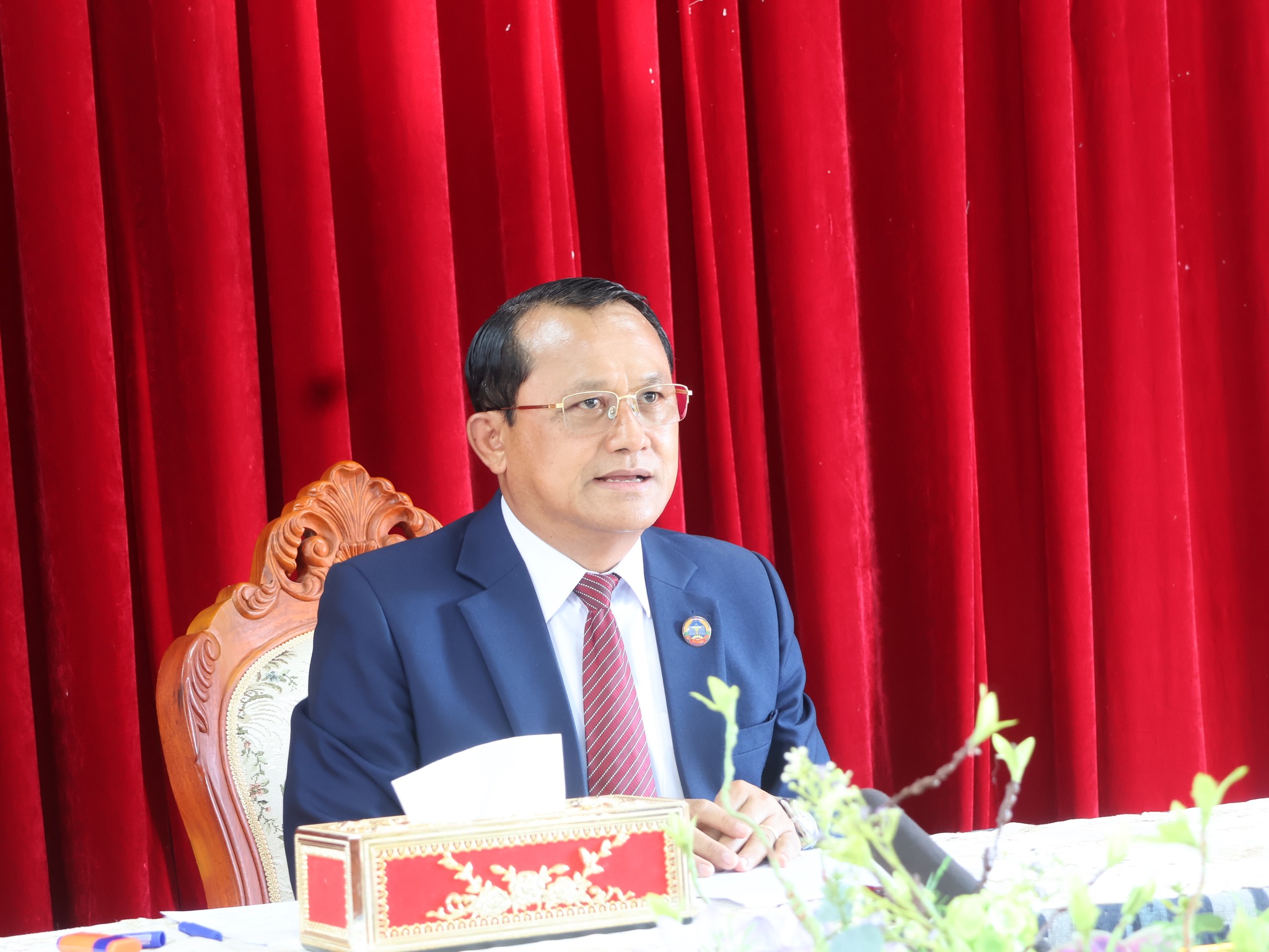 ທ່ານ ເພັງນິລັນ ຄໍາພັນເພັງ ເລຂາຄະນະບໍລິຫານງານພັກແຂວງ, ປະທານສະພາປະຊາຊົນແຂວງຖະແຫຼງກ່ຽວກັບການກະກຽມ ແລະ ດຳເນີນການເລືອກຕັ້ງສະມາຊິກສະພາແຫ່ງຊາດ ຊຸດທີ X ແລະ ສະມາຊິກສະພາປະຊາຊົນແຂວງໄຊຍະບູລີ ຊຸດທີ V.